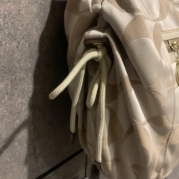 Coach Poppy Bag with crossbody - Picture 4 of 13